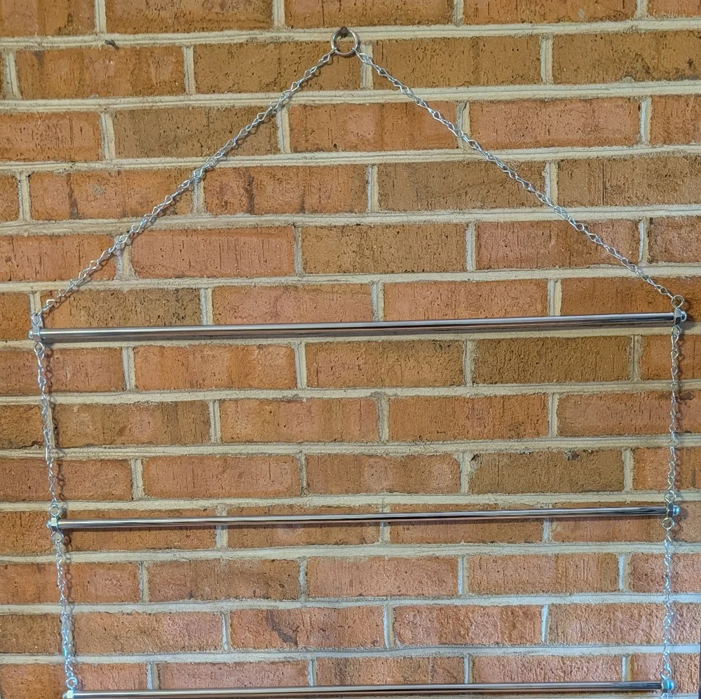 Hanging Silver Metal Wall Rack NWOT